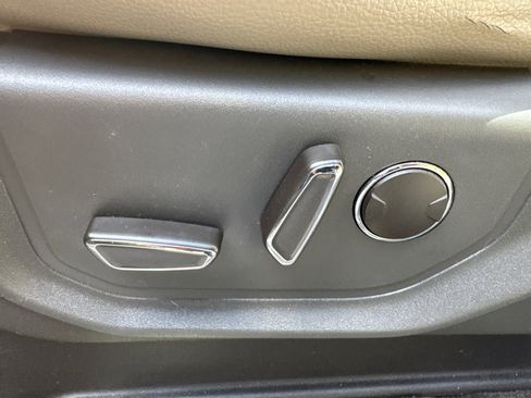 Used 2018 Ford Expedition XLT w/ Equipment Group 201A RWD image 7