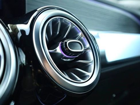 New 2026 Mercedes-Benz GLB 250 4MATIC image 36