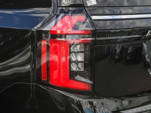 New 2026 Nissan Armada Platinum RWD image 9