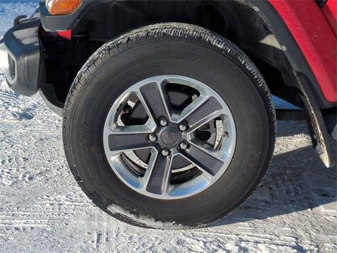 Used 2018 Jeep Wrangler Unlimited Sahara image 10