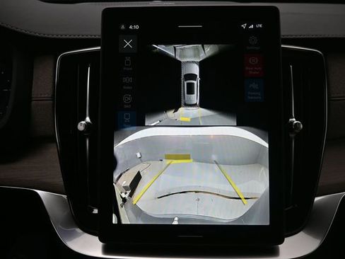 New 2026 Volvo XC90 T8 Ultra w/ Protection Package Premier image 12