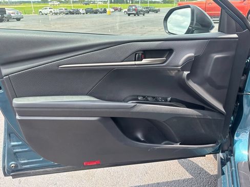 Used 2025 Toyota Camry SE FWD image 7