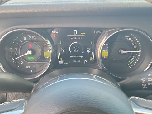 Used 2022 Jeep Wrangler Unlimited Sahara w/ Safety Group AWD/4WD image 32