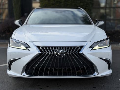 Used 2022 Lexus ES 350 w/ Premium Package image 3