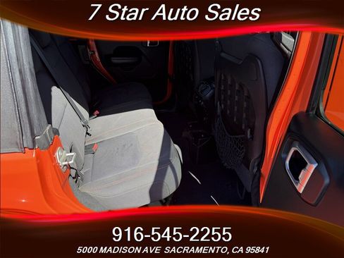 Used 2018 Jeep Wrangler Unlimited Rubicon w/ Dual Top Group image 17