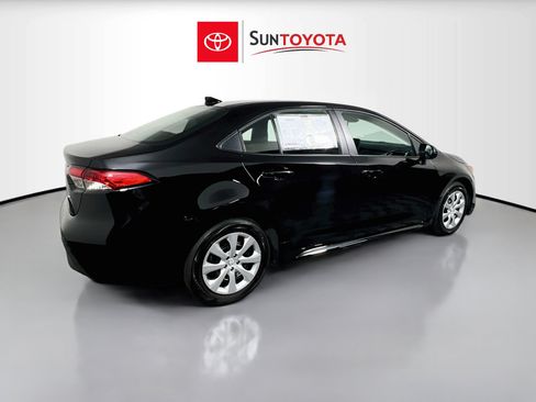Used 2026 Toyota Corolla LE FWD image 4
