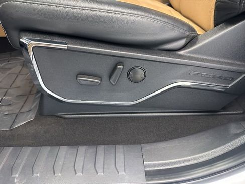 Used 2024 Ford F250 Lariat w/ Chrome Package image 19