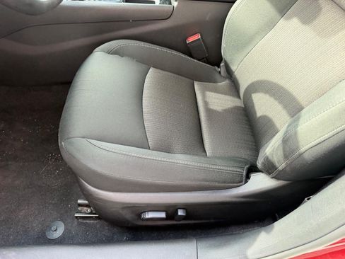 Used 2024 Nissan Altima 2.5 SV FWD image 19