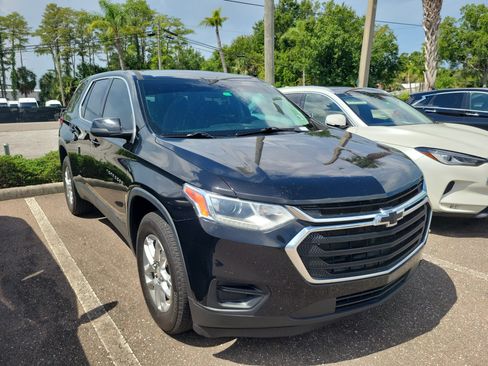 Used 2021 Chevrolet Traverse LS FWD image 3