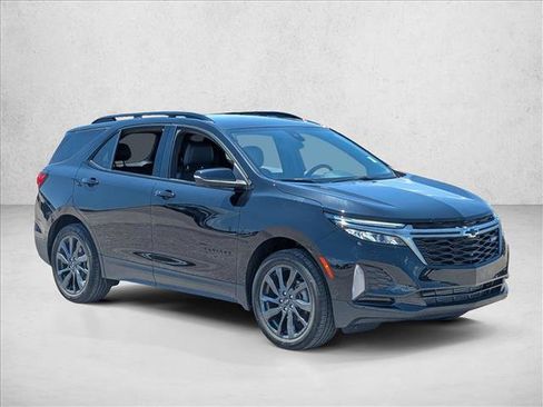 Used 2023 Chevrolet Equinox RS FWD image 3