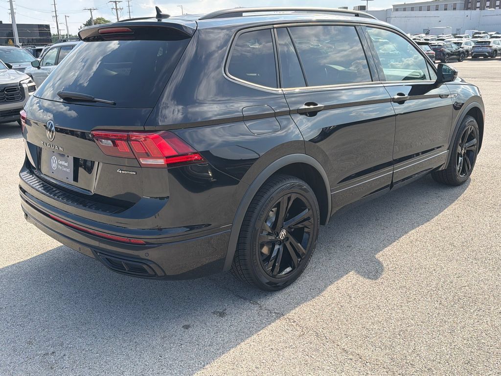 Certified 2023 Volkswagen Tiguan SE R-Line AWD/4WD image 6