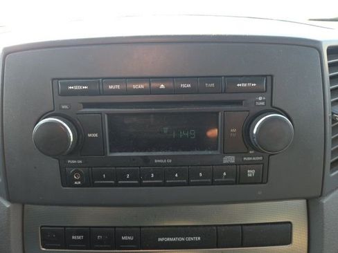 Used 2006 Jeep Grand Cherokee Laredo image 29