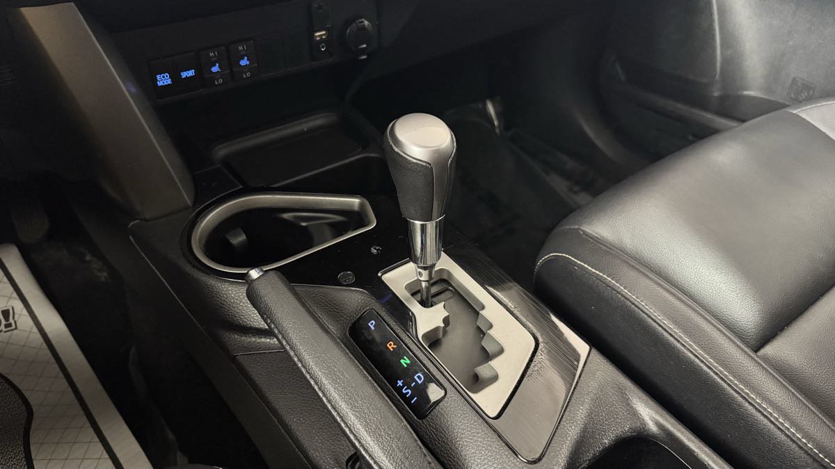 Used 2016 Toyota RAV4 Limited AWD/4WD image 23