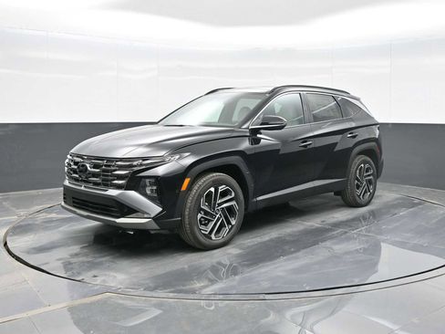 Certified 2025 Hyundai Tucson Limited image 4