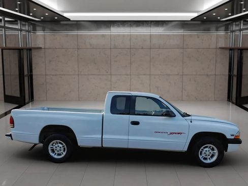 Used 1997 Dodge Dakota 2WD Club Cab image 4
