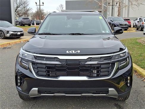 Certified 2025 Kia Seltos SX w/ SX Sunroof Package image 2