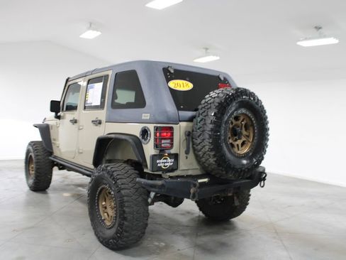 Used 2018 Jeep Wrangler Unlimited Sport S AWD/4WD image 7