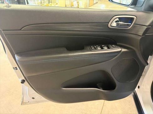 Certified 2019 Jeep Grand Cherokee Laredo AWD/4WD image 20