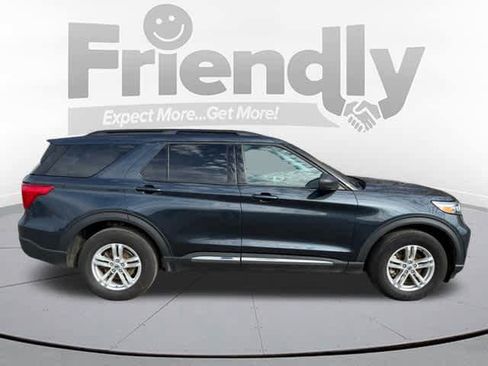 Used 2022 Ford Explorer XLT w/ Class IV Trailer Tow Package image 2