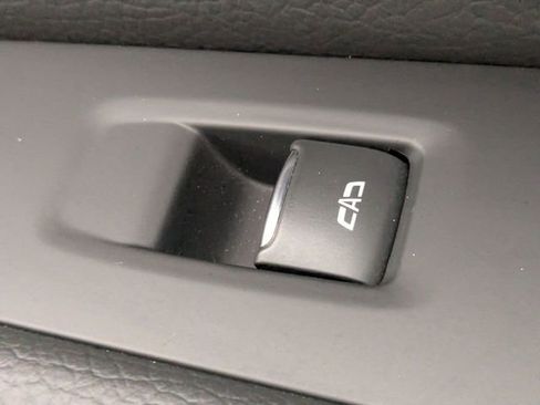 Certified 2023 GMC Yukon XL Denali image 37