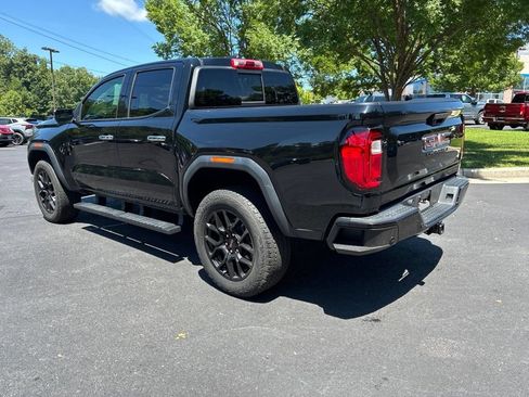 Used 2023 GMC Canyon Denali w/ Denali Black Edition AWD/4WD image 7