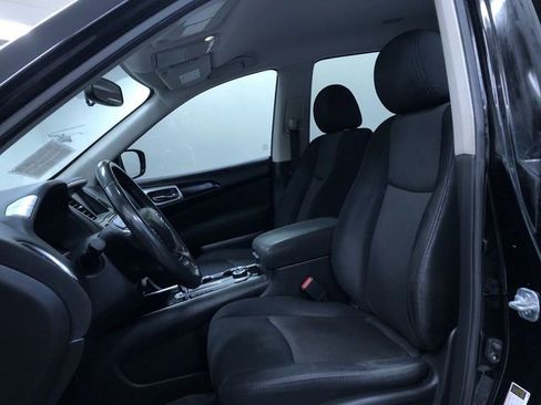 Used 2017 Nissan Pathfinder SV w/ SV Cold Weather Package image 18