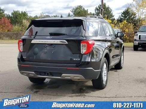 Used 2023 Ford Explorer XLT w/ Equipment Group 202A image 4