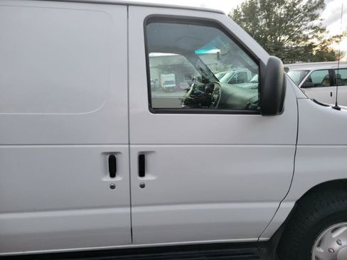 Used 2008 Ford E-350 and Econoline 350 Extended Super Duty RWD image 15