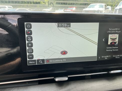 Used 2024 Kia Carnival EX FWD image 24