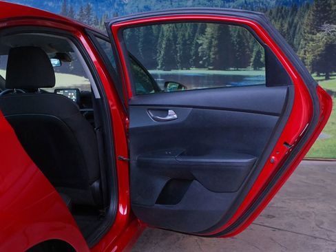 Used 2020 Kia Forte LXS image 29