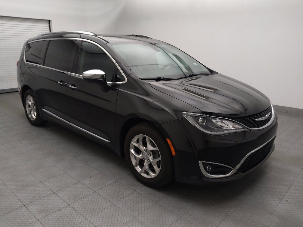 Used 2017 Chrysler Pacifica Limited FWD image 11