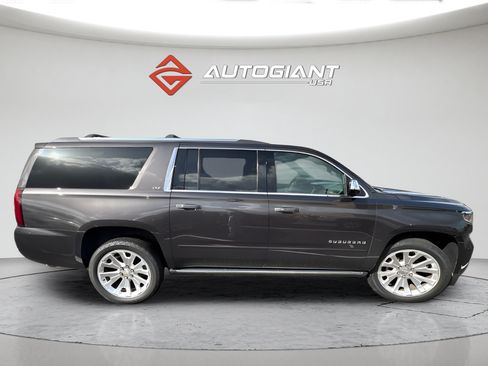 Used 2015 Chevrolet Suburban LTZ RWD image 14