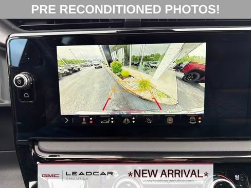 Used 2024 GMC Sierra 1500 AT4 w/ Technology Package AWD/4WD image 24