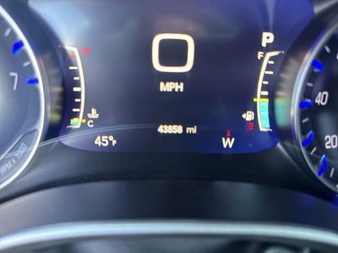 Used 2025 Chrysler Pacifica Select FWD image 18