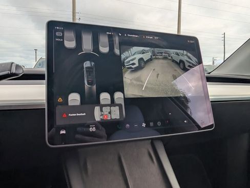 Used 2022 Tesla Model Y Performance image 31