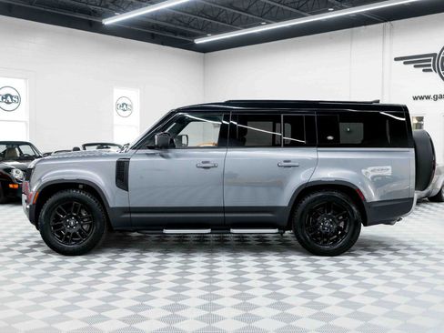 Used 2023 Land Rover Defender 130 SE image 10