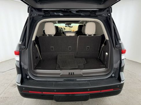 Used 2024 Lincoln Navigator Reserve AWD/4WD image 5