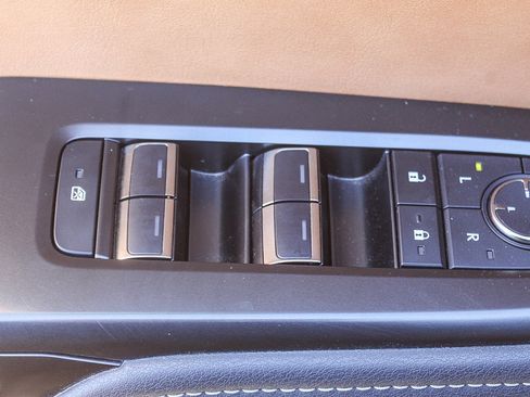 Used 2023 Lexus RZ 450e Premium image 20