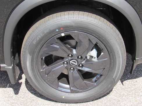 New 2026 Nissan Rogue SV FWD image 11
