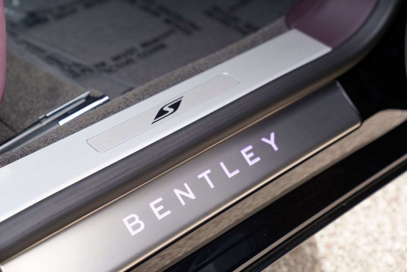Used 2023 Bentley Flying Spur S V8 AWD/4WD image 31