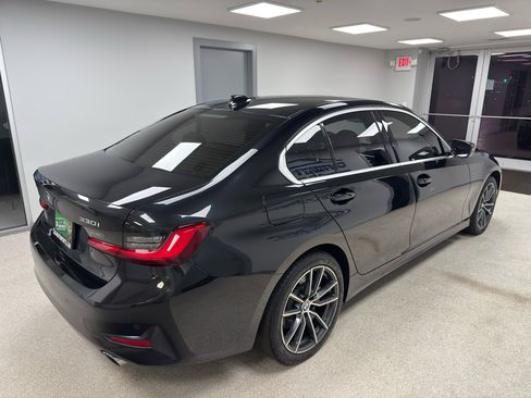 Used 2019 BMW 330i xDrive Sedan w/ Convenience Package image 3