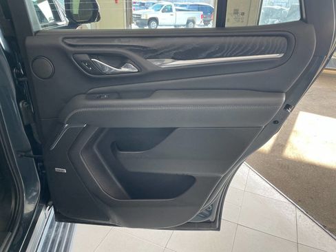 Used 2021 GMC Yukon Denali w/ Denali Premium Package image 27