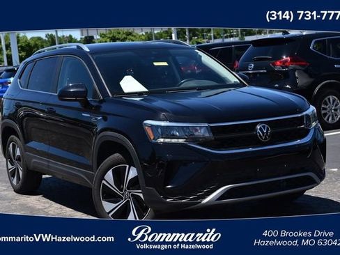 Certified 2024 Volkswagen Taos SE AWD/4WD image 1