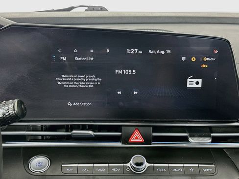 Used 2025 Hyundai Elantra SEL FWD image 21