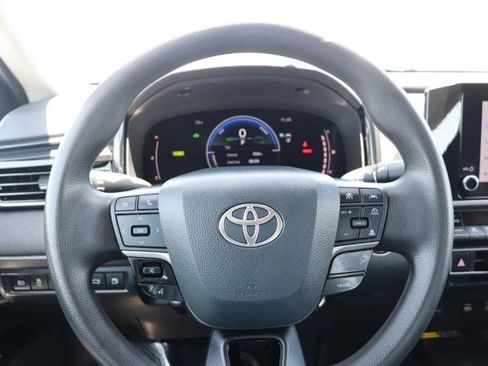 Used 2025 Toyota Camry LE FWD image 20