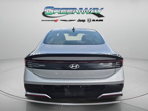 Used 2025 Hyundai Sonata SEL FWD image 3