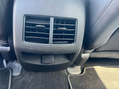 Used 2013 Ford Edge SE FWD image 32