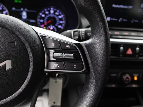 Used 2022 Kia Forte LXS w/ LXS Technology Package image 18