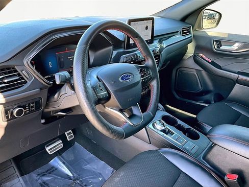 Used 2024 Ford Escape ST-Line image 14