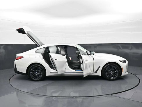 New 2026 BMW i4 eDrive40 w/ Premium Package RWD image 35